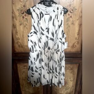Nine West short black and cream dress